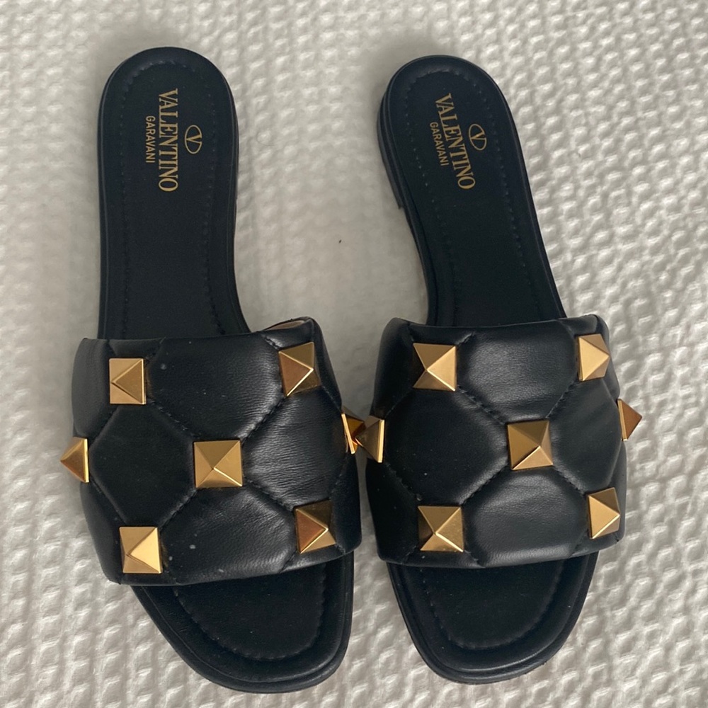 Authentic Valentino Garavani - Roman Stud 5mm Flat Slide Sandals